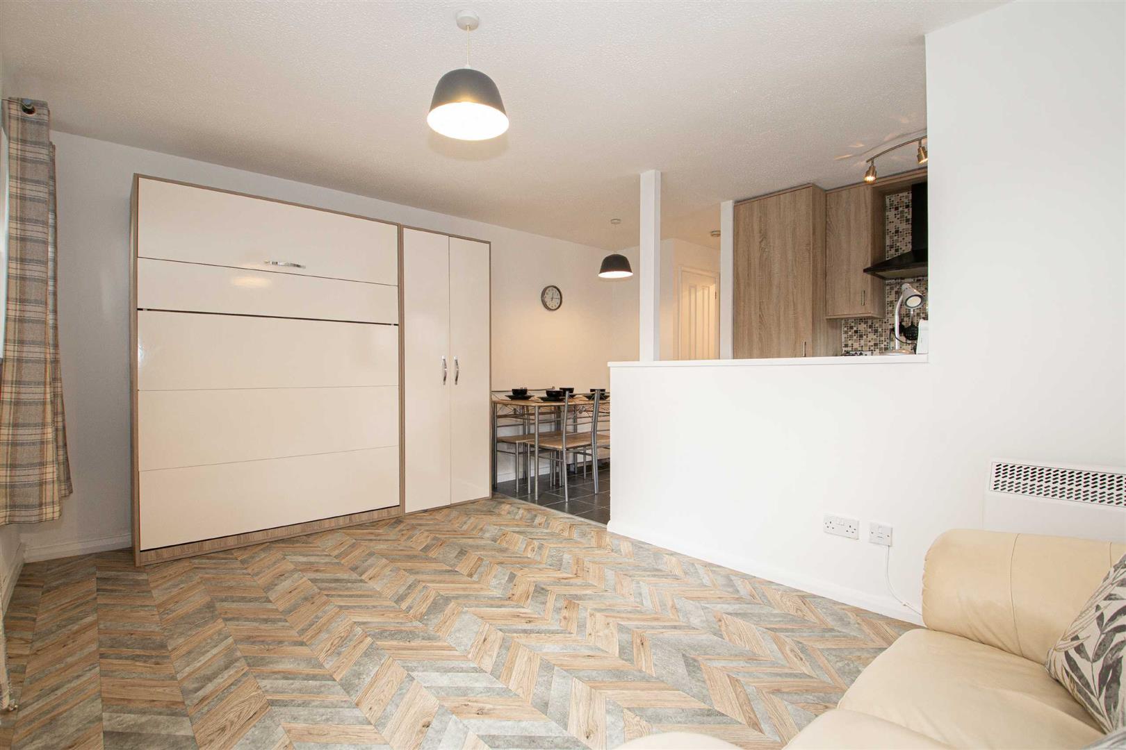 1 bed property in Pomander Crescent, Milton Keynes